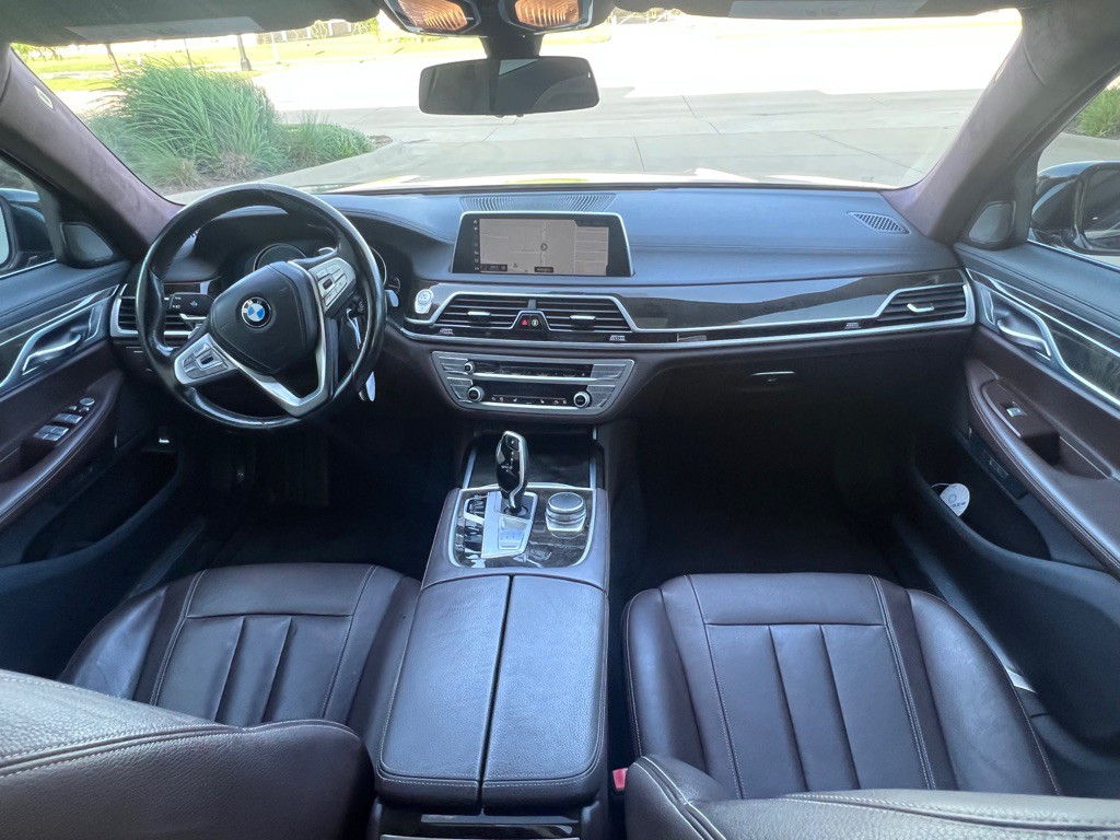 2018 BMW 7 Series Image 15