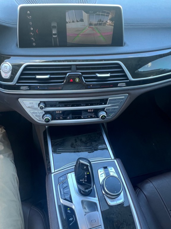 2018 BMW 7 Series Image 17