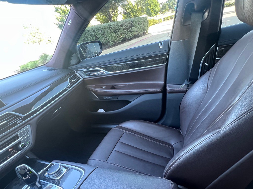 2018 BMW 7 Series Image 19