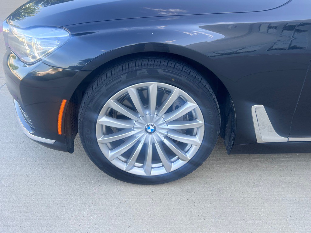 2018 BMW 7 Series Image 21