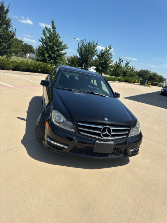 2013 Mercedes-Benz C-Class Image 3