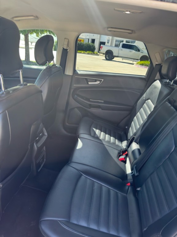 2017 Ford Edge Image 11