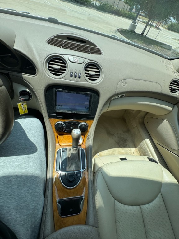 2005 Mercedes-Benz SL-Class Image 11