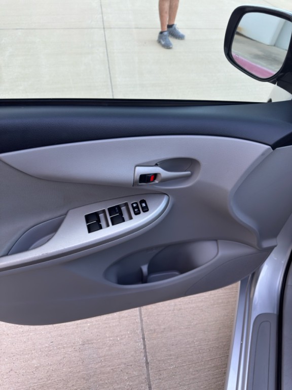 2011 Toyota Corolla Image 9
