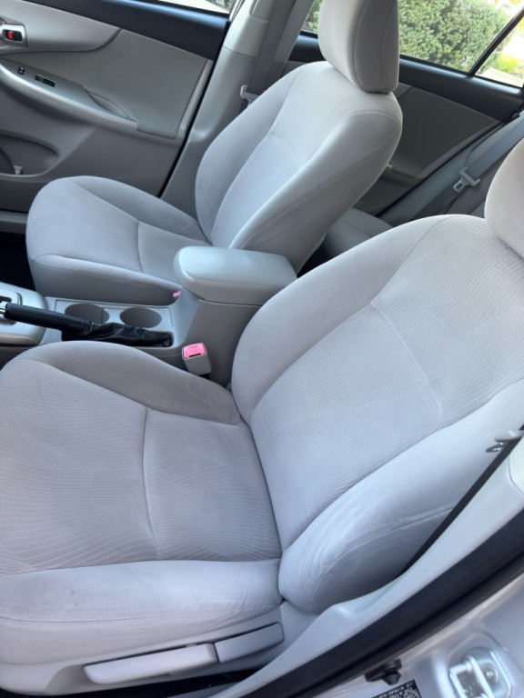 2011 Toyota Corolla Image 10