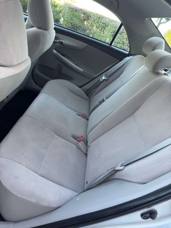 2011 Toyota Corolla Image 11