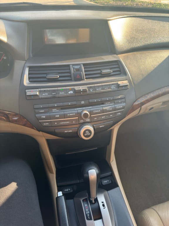2009 Honda Accord Image 12