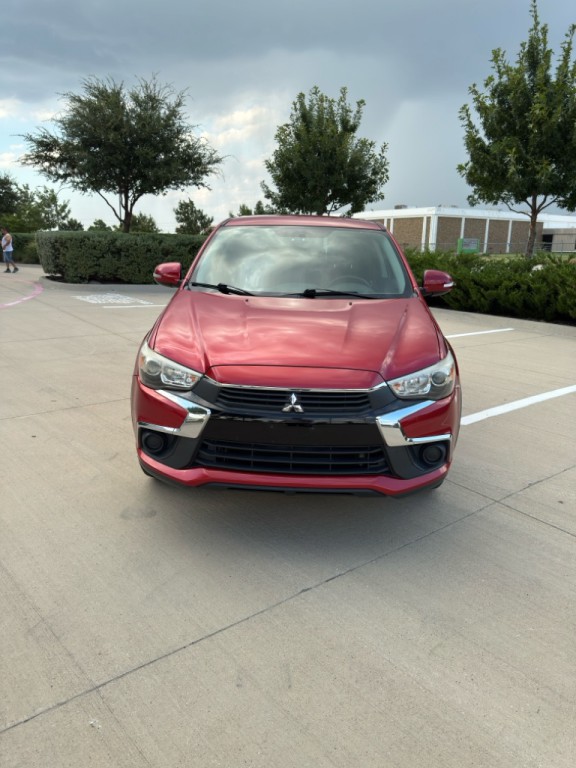 2016 Mitsubishi Outlander Image 2