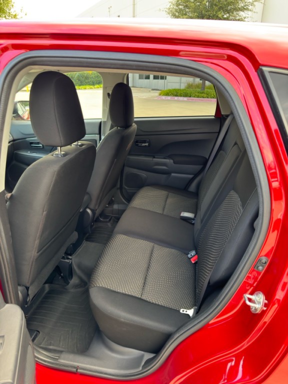 2016 Mitsubishi Outlander Image 12