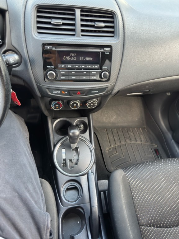 2016 Mitsubishi Outlander Image 14