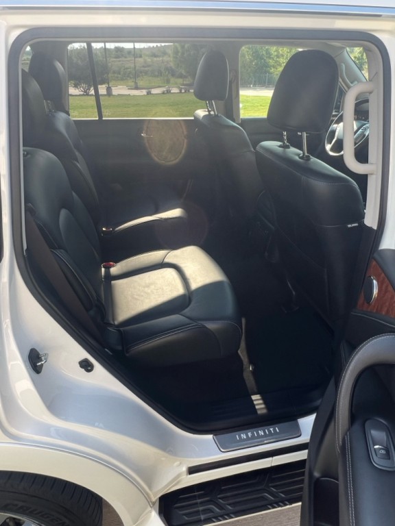 2018 INFINITI QX80 Image 8