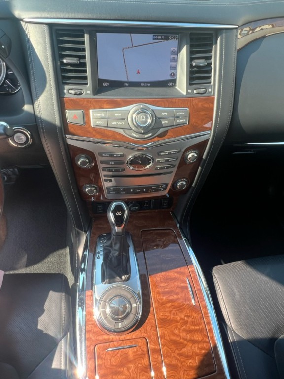 2018 INFINITI QX80 Image 12