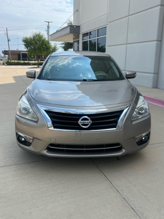 2014 Nissan Altima Image 2