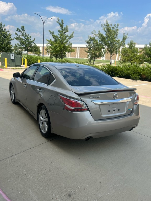 2014 Nissan Altima Image 4