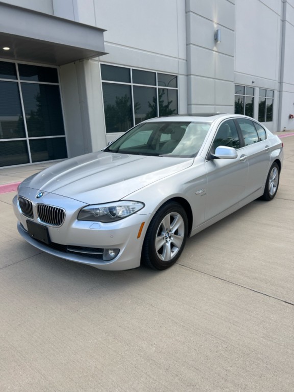 2012 BMW 5 Series Image 3