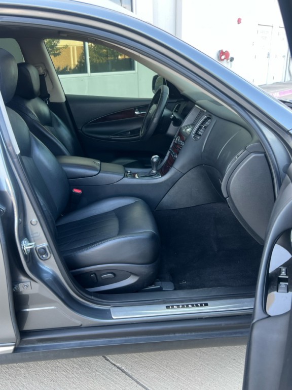 2017 INFINITI QX50 Image 9