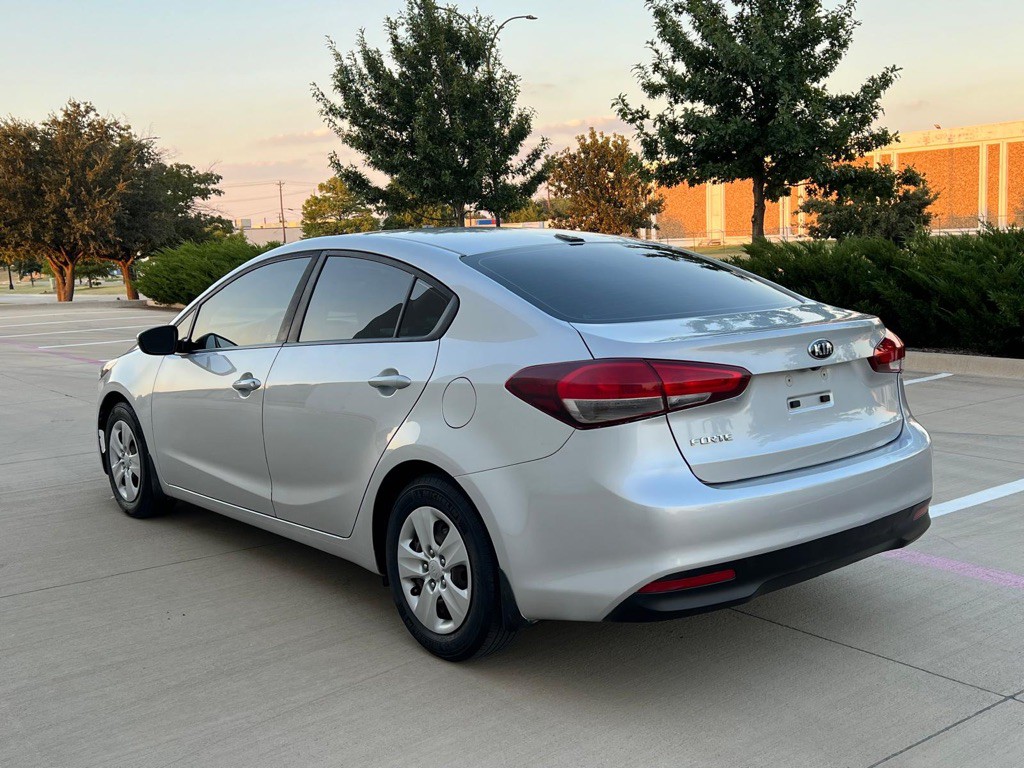 2017 Kia Forte Image 4