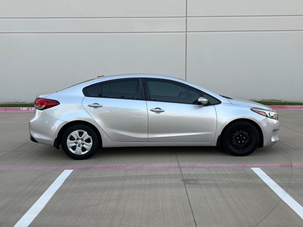 2017 Kia Forte Image 7