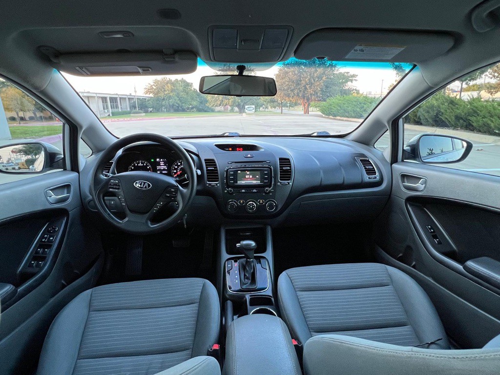 2017 Kia Forte Image 8