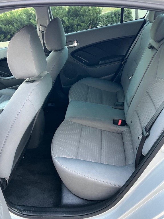 2017 Kia Forte Image 12