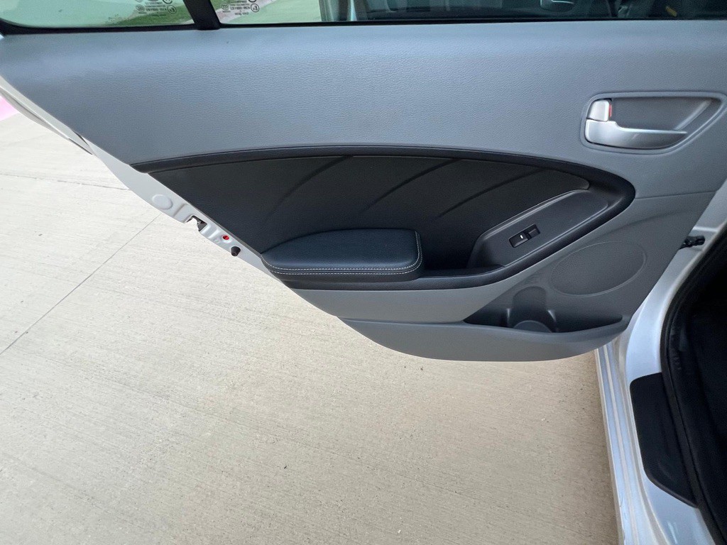 2017 Kia Forte Image 14