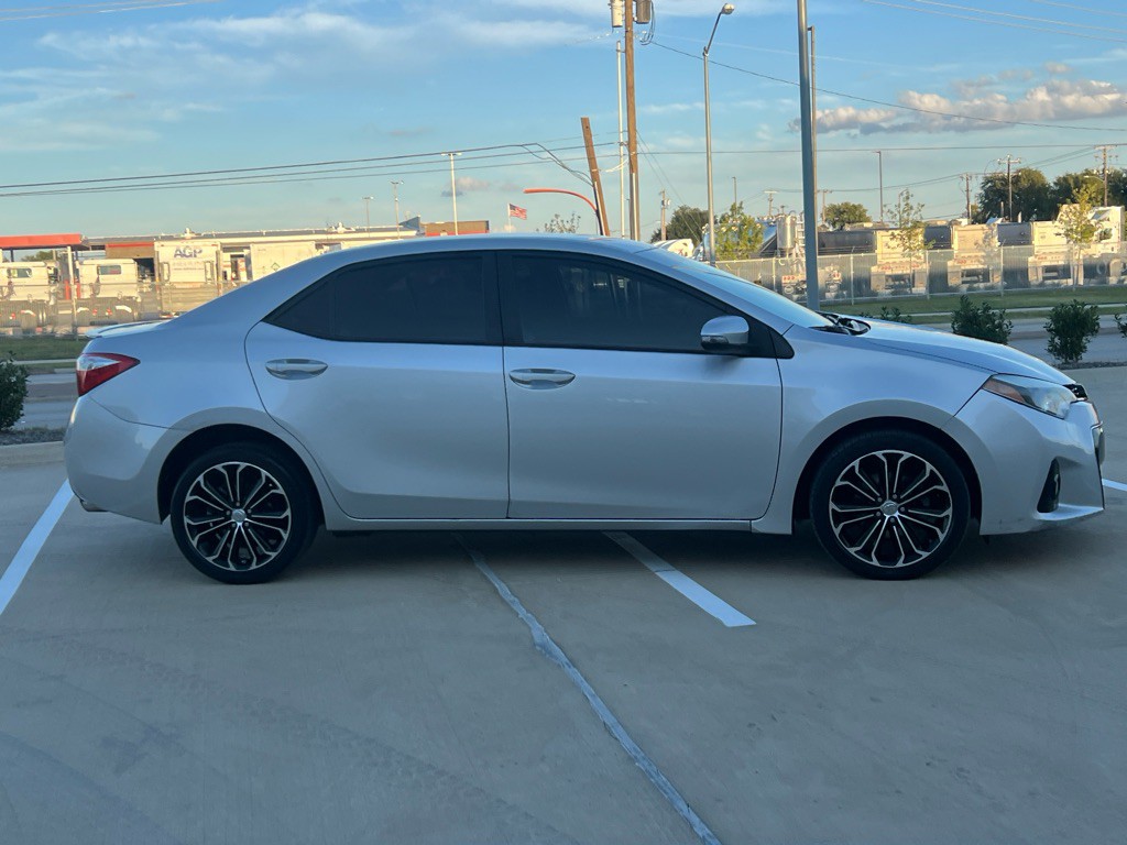 2016 Toyota Corolla Image 8