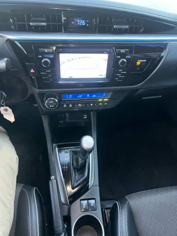 2016 Toyota Corolla Image 15