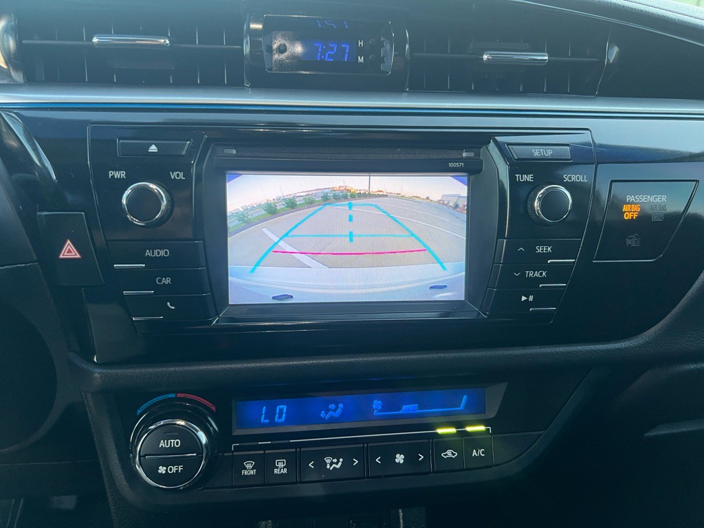 2016 Toyota Corolla Image 16