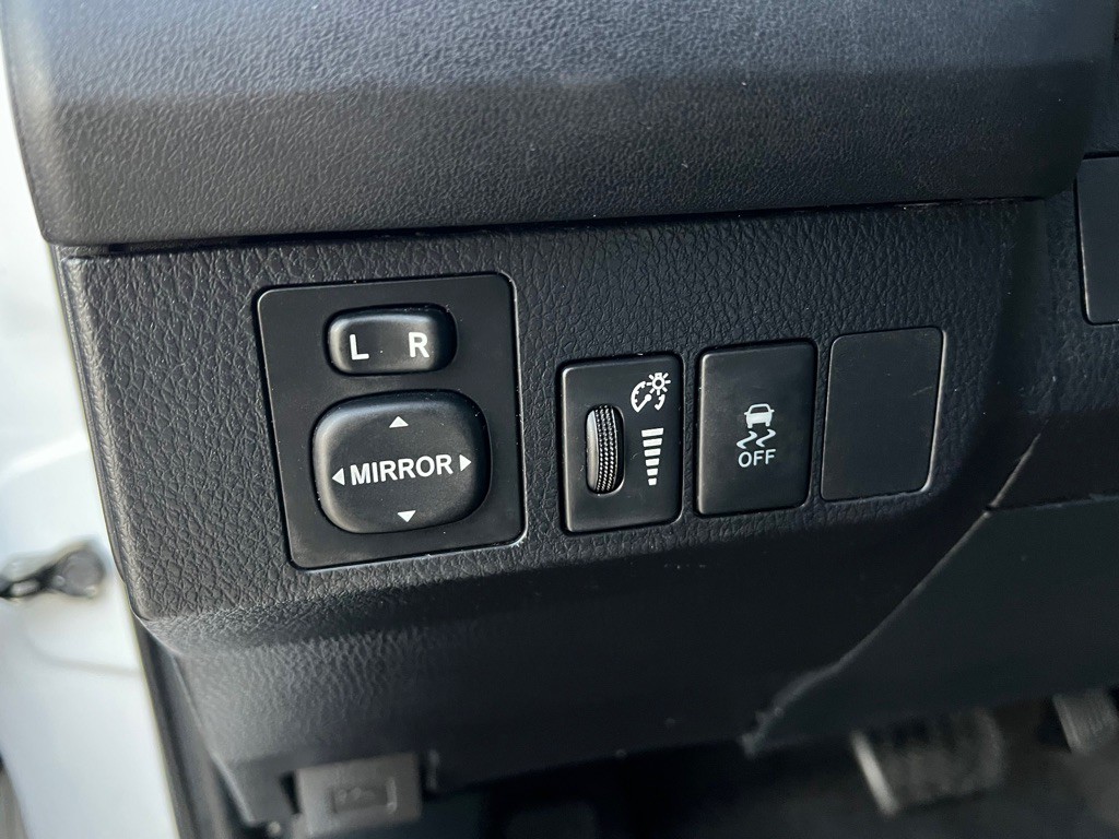 2014 Toyota Rav4 Image 16