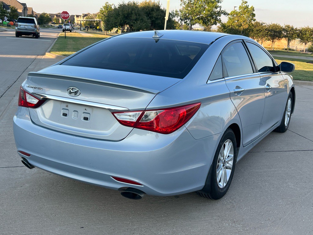 2013 Hyundai Sonata Image 4