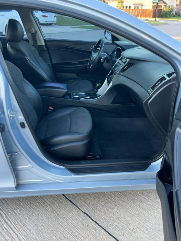 2013 Hyundai Sonata Image 9