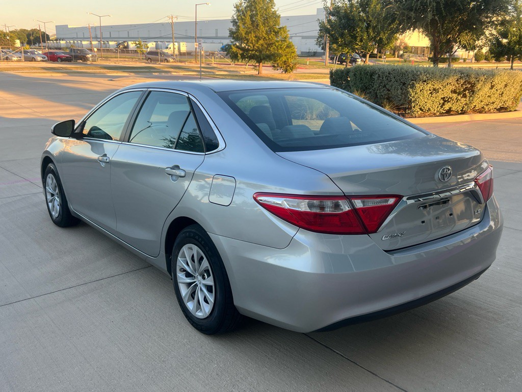 2017 Toyota Camry Image 6