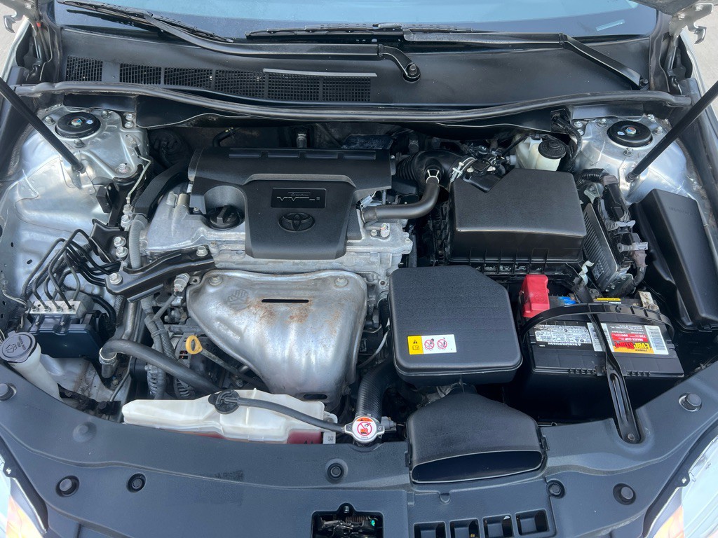 2017 Toyota Camry Image 19