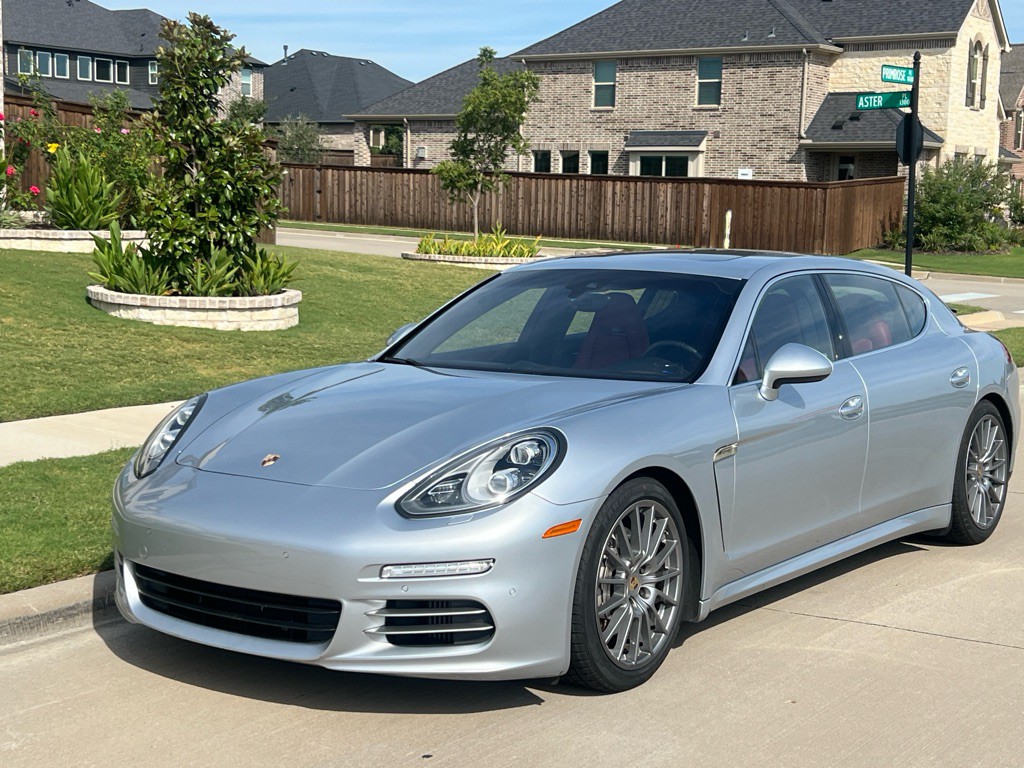 2014 Porsche Panamera Image 1