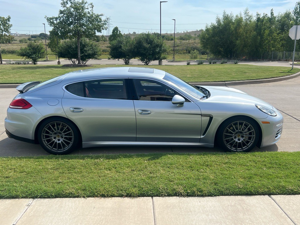 2014 Porsche Panamera Image 4