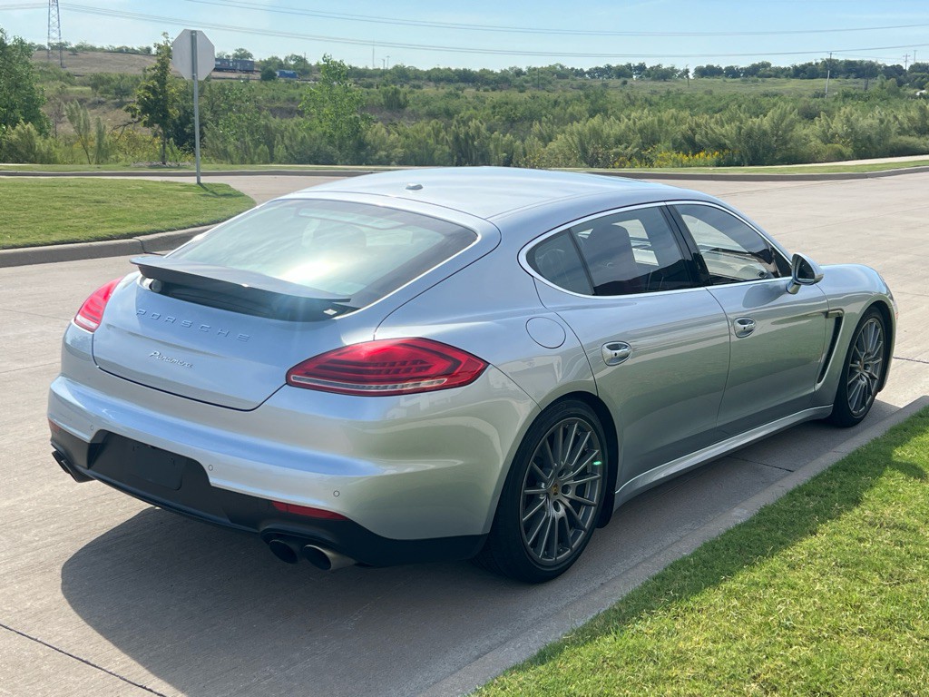 2014 Porsche Panamera Image 5