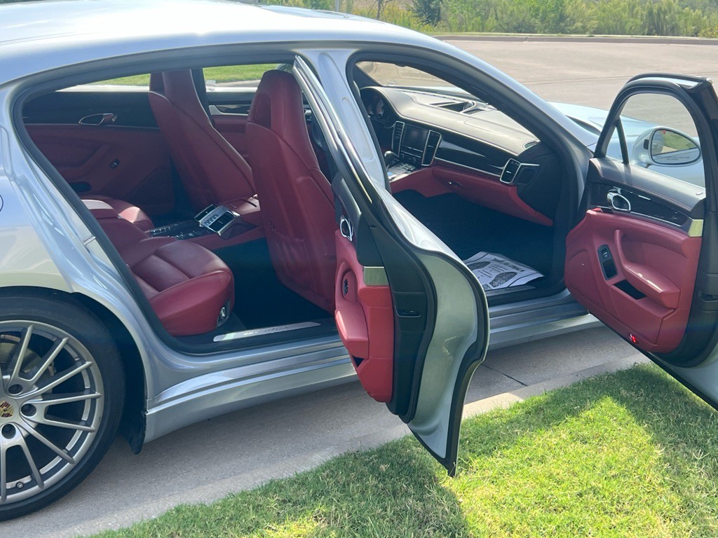 2014 Porsche Panamera Image 14