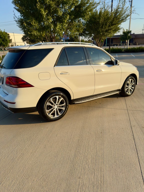 2016 Mercedes-Benz GLE-Class Image 4