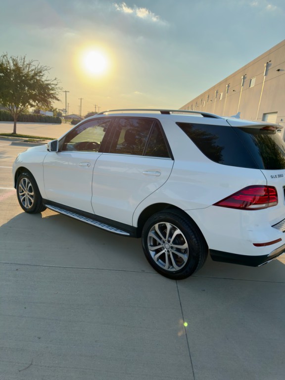 2016 Mercedes-Benz GLE-Class Image 9