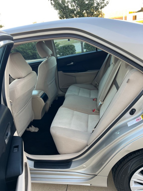 2014 Toyota Camry Image 8