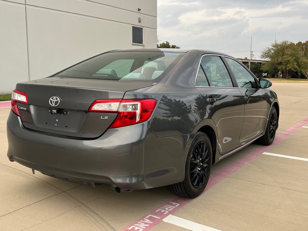 2013 Toyota Camry Image 3