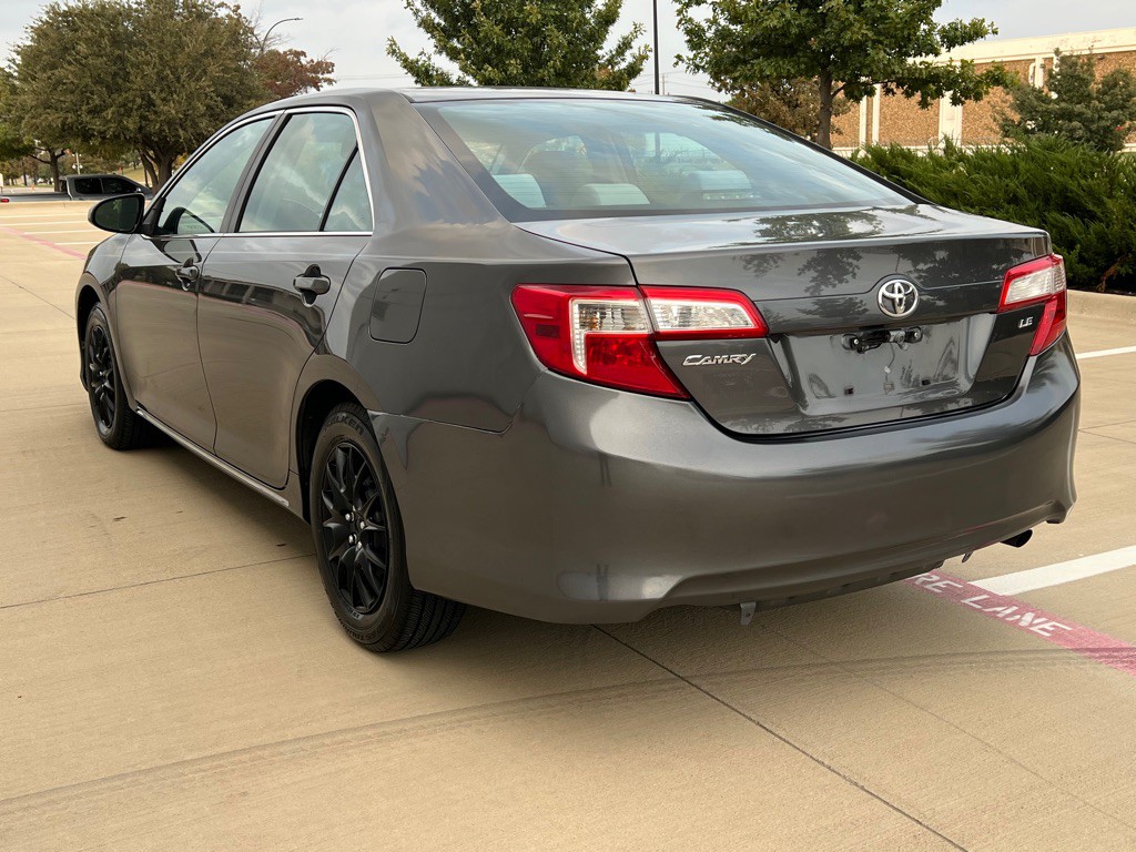 2013 Toyota Camry Image 4