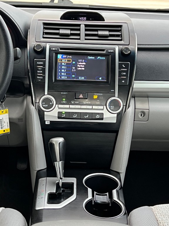 2013 Toyota Camry Image 6