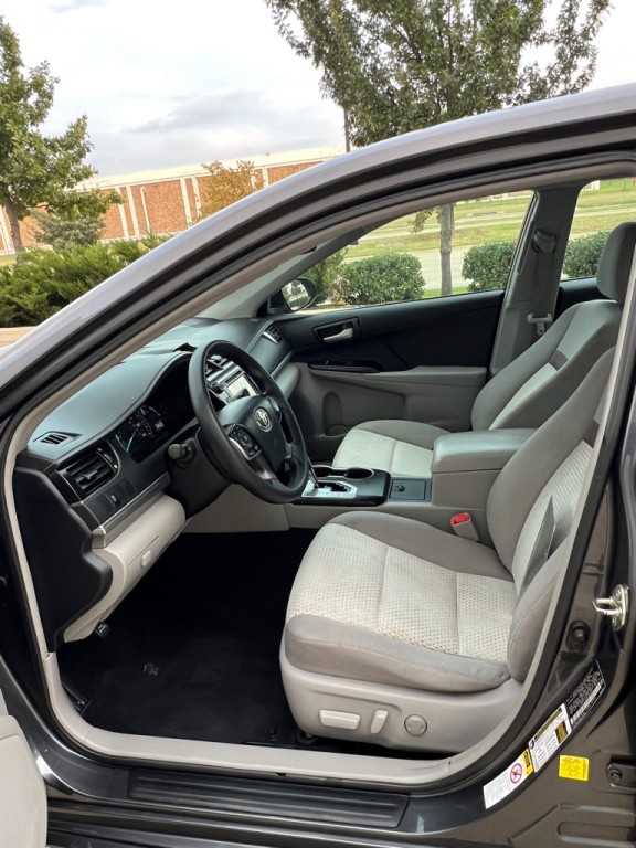2013 Toyota Camry Image 9