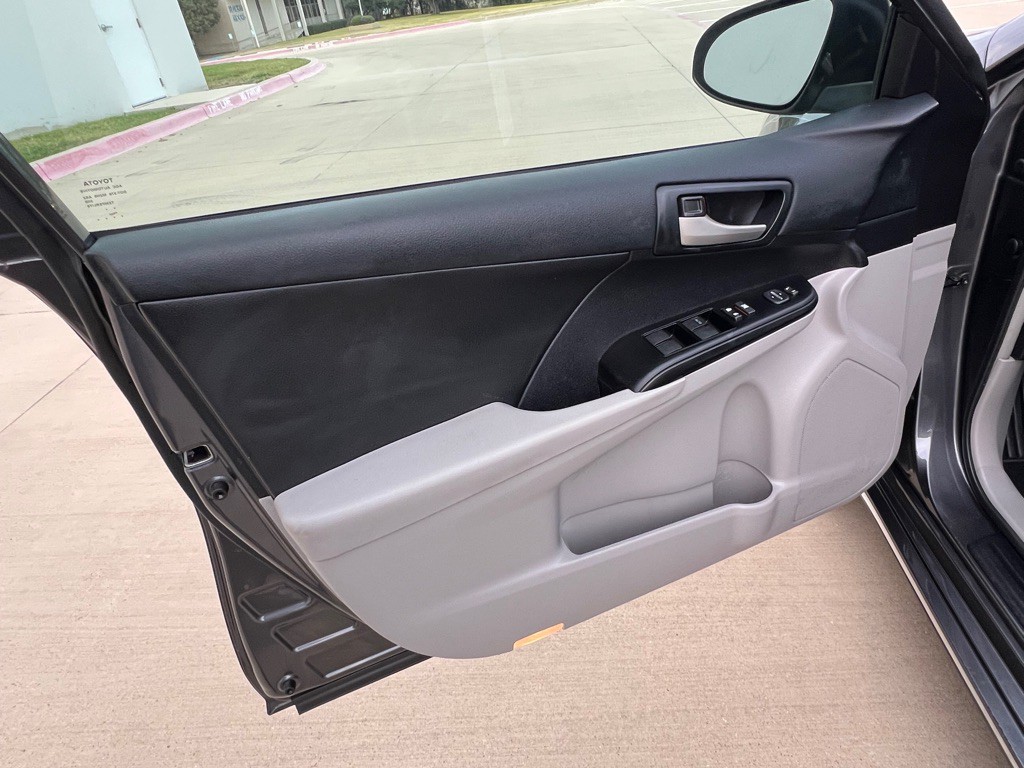 2013 Toyota Camry Image 10