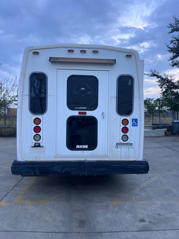 2006 Ford Econoline Image 5