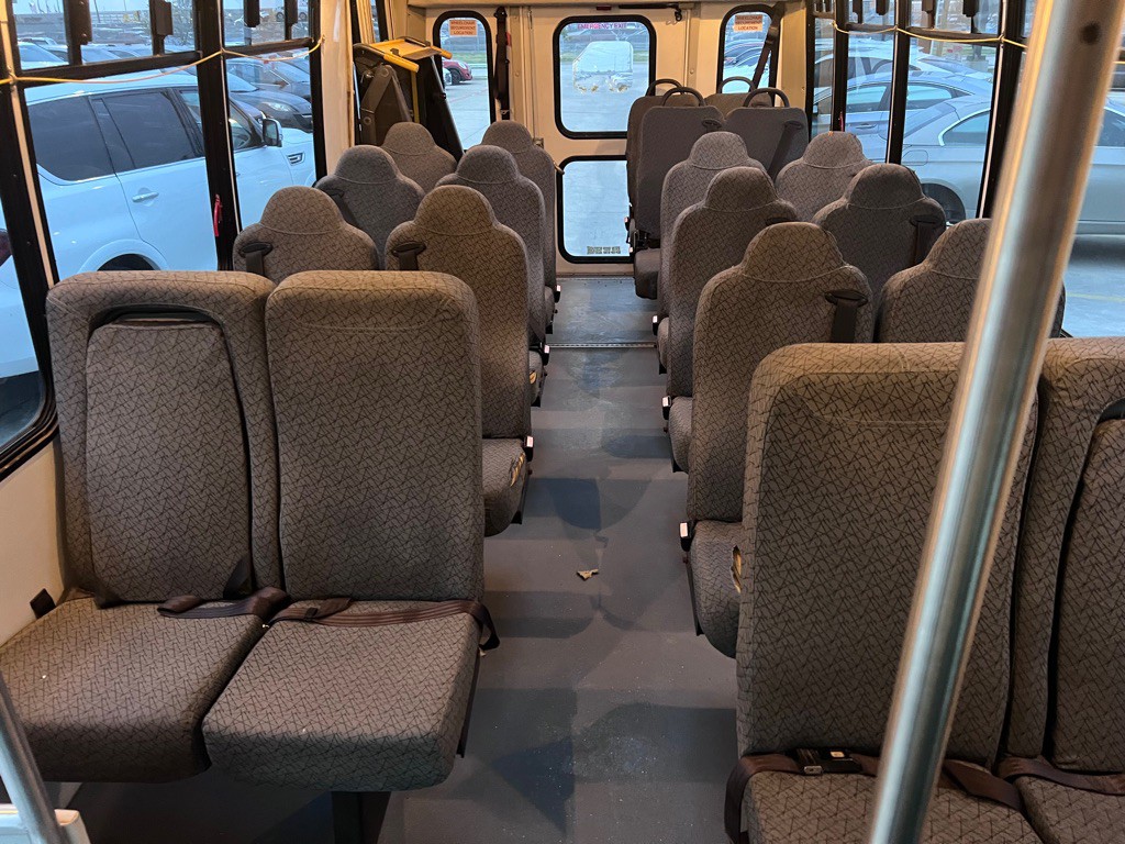 2006 Ford Econoline Image 9