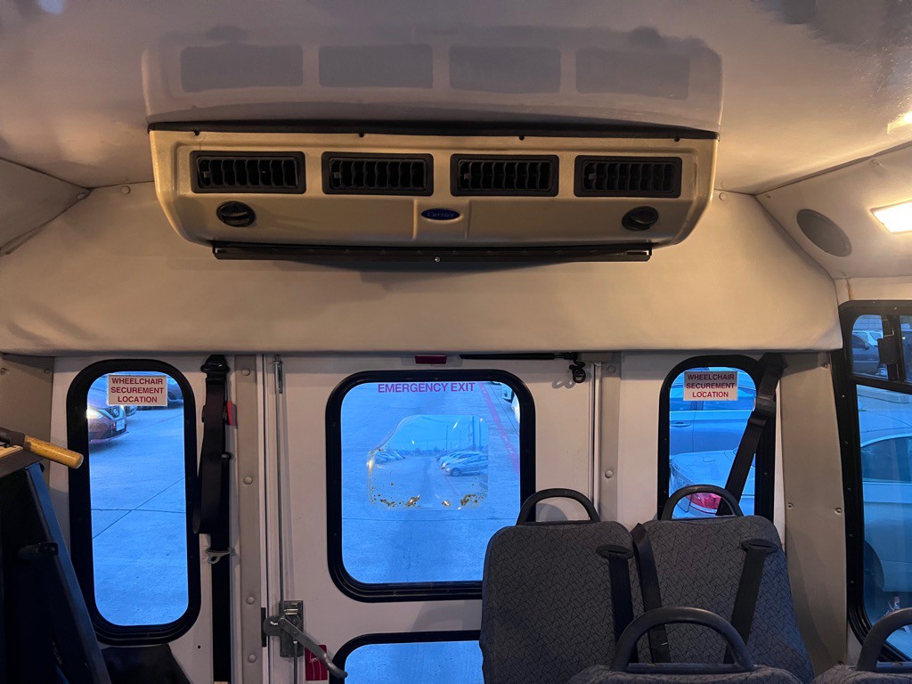 2006 Ford Econoline Image 13