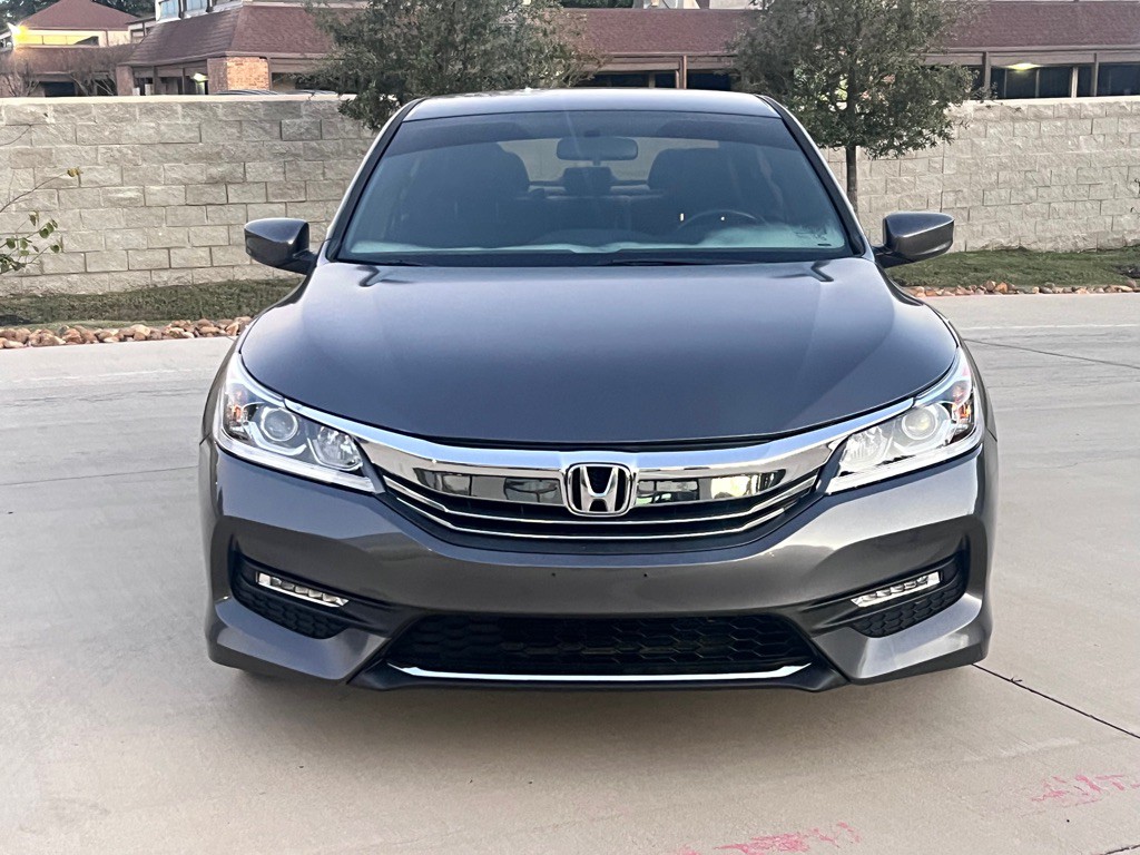 2017 Honda Accord Image 2