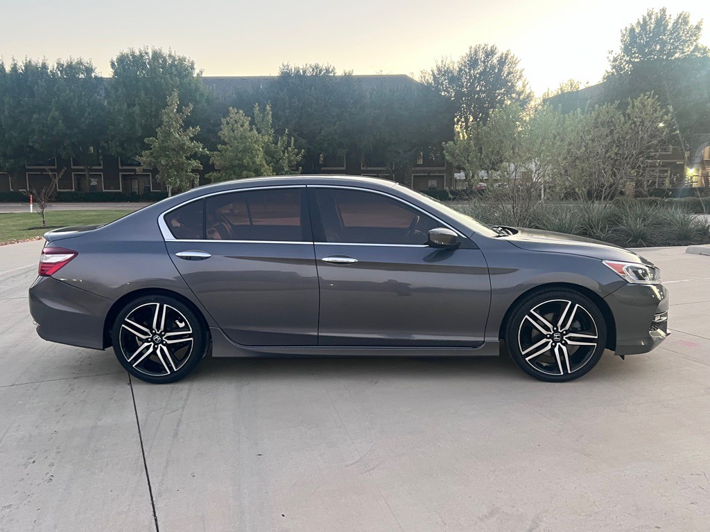 2017 Honda Accord Image 4